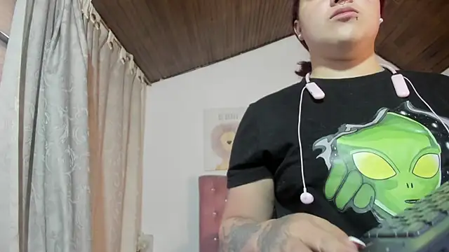 Snapshot of CelessteRedds chatting on January 15, 2026, 11:26 am CelessteRedds online show from January 15, 2026, 11:26 am