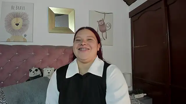 Snapshot of CelessteRedds chatting on February 4, 2026, 12:00 pm CelessteRedds online show from February 4, 2026, 12:00 pm