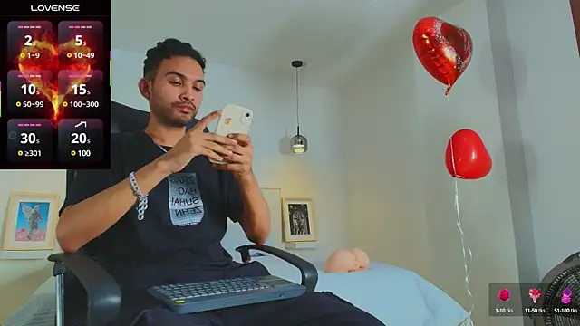 Snapshot of _miguel0 chatting on February 15, 2025, 1:21 am miguel0 online show from February 15, 2025, 1:21 am