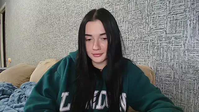 Snapshot of Liana_diva chatting on January 18, 2026, 2:43 pm Liana diva online show from January 18, 2026, 2:43 pm