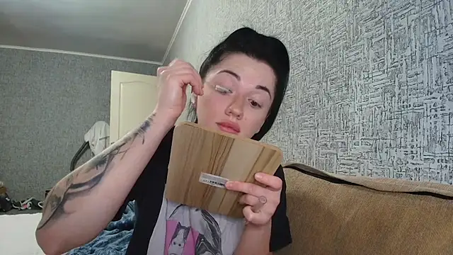 Snapshot of Liana_diva chatting on February 28, 2026, 7:37 pm Liana diva online show from February 28, 2026, 7:37 pm