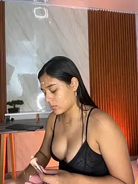 floriamANDjazmin online show from November 7, 2025, 7:14 pm