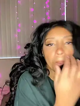 Snapshot of BaileyBaird chatting on February 21, 2025, 11:32 pm BaileyBaird online show from February 21, 2025, 11:32 pm