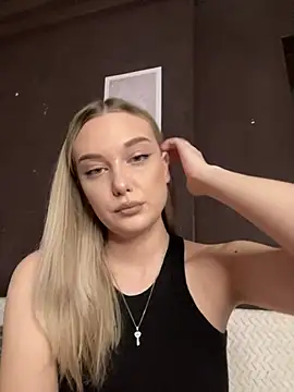 Alisa Rise online show from March 2, 2025, 6:40 pm