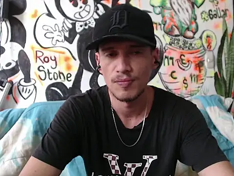 Snapshot of roystonee01 chatting on September 16, 2025, 3:02 pm roystonee01 online show from September 16, 2025, 3:02 pm