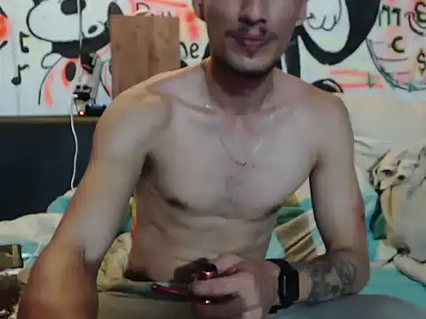 Snapshot of roystonee01 chatting on September 19, 2025, 5:42 am roystonee01 online show from September 19, 2025, 5:42 am