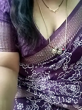 Snapshot of your-sameera chatting on February 24, 2025, 4:49 am your-sameera online show from February 24, 2025, 4:49 am