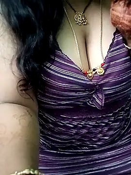 Snapshot of your-sameera chatting on March 18, 2025, 4:48 pm your-sameera online show from March 18, 2025, 4:48 pm