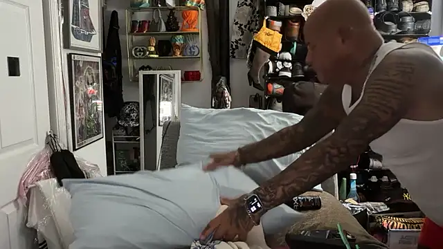 joeytatts66 online show from February 21, 2026, 3:18 am