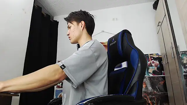 Snapshot of sr_jaeger chatting on November 18, 2025, 1:26 pm sr jaeger online show from November 18, 2025, 1:26 pm