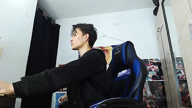 Snapshot of sr_jaeger chatting on November 21, 2025, 1:43 pm sr jaeger online show from November 21, 2025, 1:43 pm