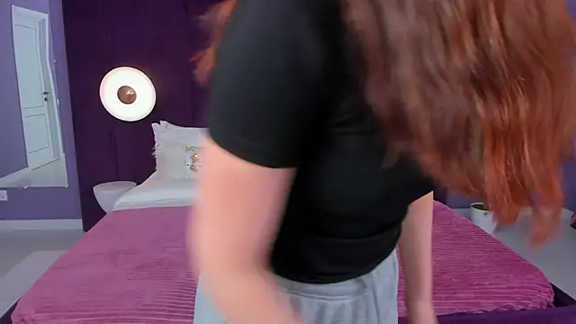 Snapshot of milaleoneli chatting on February 9, 2025, 12:41 pm milaleoneli online show from February 9, 2025, 12:41 pm