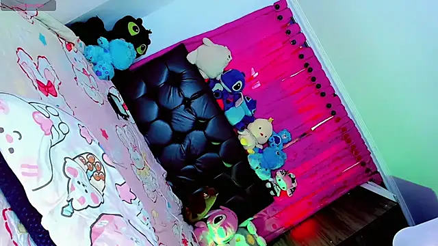 Thalia girl21 online show from February 9, 2026, 8:24 pm