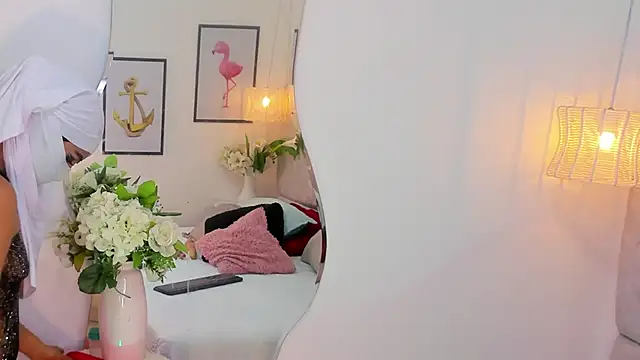 naomiii   online show from November 20, 2025, 11:32 am