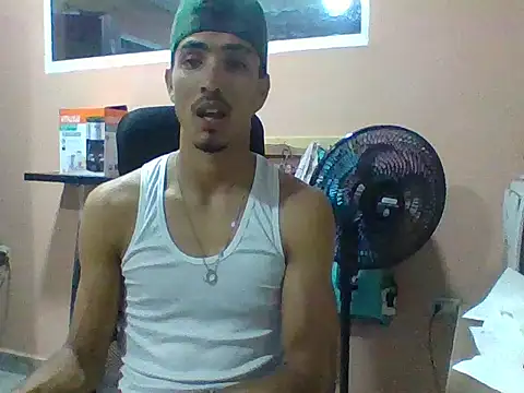 jeremy scott online show from October 29, 2025, 1:52 am