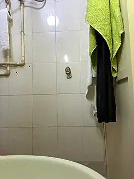 Snapshot of Hoskuw chatting on December 12, 2024, 12:01 pm Hoskuw online show from December 12, 2024, 12:01 pm