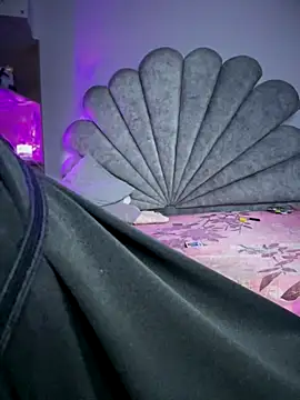 Snapshot of Amaltea chatting on January 9, 2026, 4:37 am Amaltea online show from January 9, 2026, 4:37 am