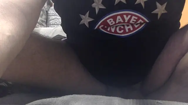 Snapshot of johngreece1 chatting on February 10, 2025, 7:04 am johngreece1 online show from February 10, 2025, 7:04 am