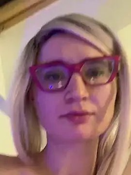 Charlotteeroseee online show from February 2, 2025, 6:20 pm