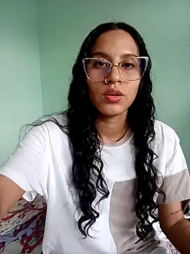 Snapshot of Karii-R chatting on February 21, 2026, 4:30 pm Karii-R online show from February 21, 2026, 4:30 pm