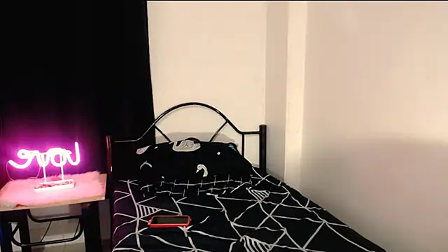 Nathalie Heartxoxo69 online show from February 7, 2026, 6:55 pm