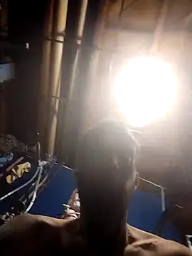 Snapshot of Whipit323 chatting on March 14, 2025, 4:32 am Whipit323 online show from March 14, 2025, 4:32 am