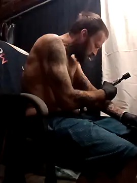 Snapshot of Whipit323 chatting on March 1, 2026, 5:04 pm Whipit323 online show from March 1, 2026, 5:04 pm