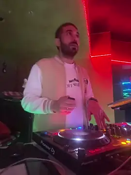 Snapshot of djtimka chatting on February 25, 2026, 7:34 pm djtimka online show from February 25, 2026, 7:34 pm