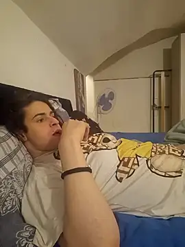 Snapshot of perla97 chatting on December 1, 2024, 5:24 pm perla97 online show from December 1, 2024, 5:24 pm