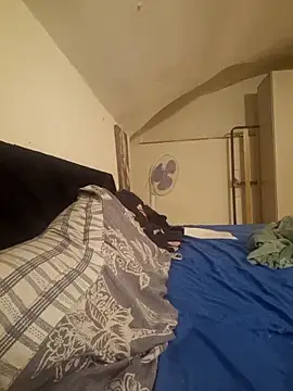 Snapshot of perla97 chatting on December 2, 2024, 12:41 am perla97 online show from December 2, 2024, 12:41 am