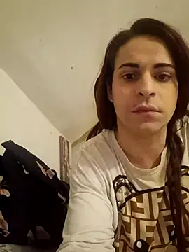 Snapshot of perla97 chatting on December 7, 2024, 5:09 pm perla97 online show from December 7, 2024, 5:09 pm