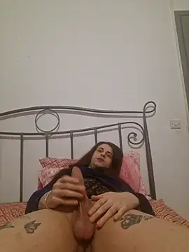 Snapshot of perla97 chatting on December 11, 2024, 8:18 pm perla97 online show from December 11, 2024, 8:18 pm