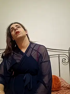 Snapshot of perla97 chatting on December 15, 2024, 10:47 pm perla97 online show from December 15, 2024, 10:47 pm