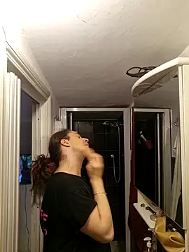 Snapshot of perla97 chatting on March 6, 2025, 8:16 pm perla97 online show from March 6, 2025, 8:16 pm