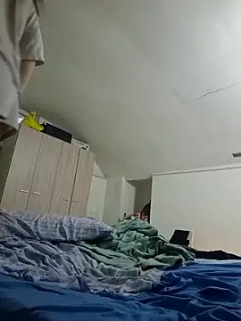 Snapshot of perla97 chatting on February 7, 2026, 2:43 pm perla97 online show from February 7, 2026, 2:43 pm