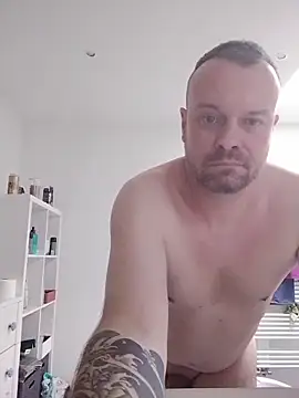 Snapshot of mikaaaaase chatting on February 28, 2026, 8:04 am mikaaaaase online show from February 28, 2026, 8:04 am