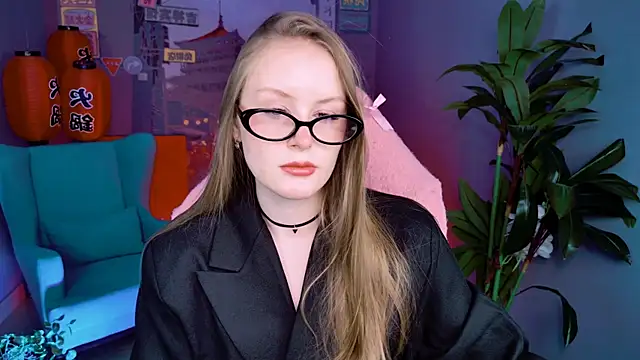 VivienLeeigh online show from February 6, 2026, 5:45 am