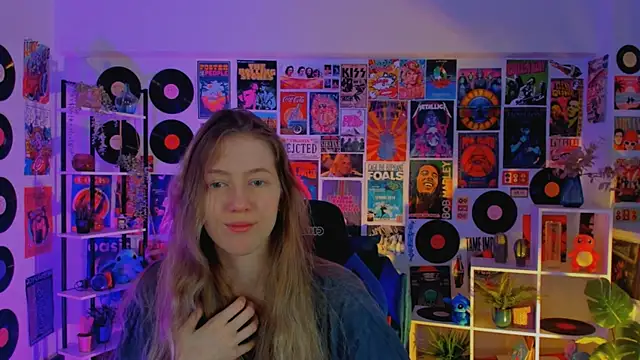 Sharon Evansi online show from March 22, 2025, 11:32 am