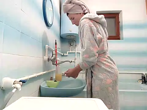 Snapshot of beaverwoman chatting on December 19, 2024, 3:41 pm beaverwoman online show from December 19, 2024, 3:41 pm