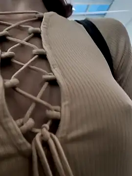 Snapshot of beaverwoman chatting on December 25, 2024, 2:02 pm beaverwoman online show from December 25, 2024, 2:02 pm