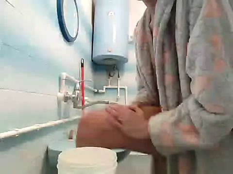 Snapshot of beaverwoman chatting on January 4, 2025, 8:27 pm beaverwoman online show from January 4, 2025, 8:27 pm