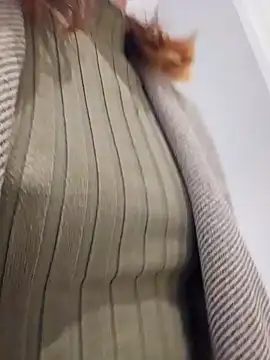 Snapshot of beaverwoman chatting on October 14, 2025, 9:32 am beaverwoman online show from October 14, 2025, 9:32 am