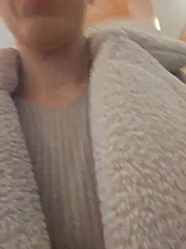 Snapshot of beaverwoman chatting on October 31, 2025, 8:26 am beaverwoman online show from October 31, 2025, 8:26 am