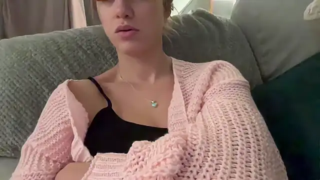 LustfulLuna  online show from January 23, 2025, 7:29 pm