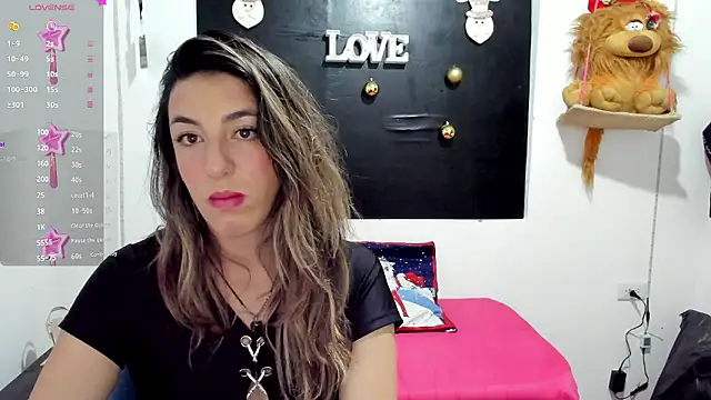 Snapshot of queen-natty chatting on December 4, 2024, 1:36 am queen-natty online show from December 4, 2024, 1:36 am