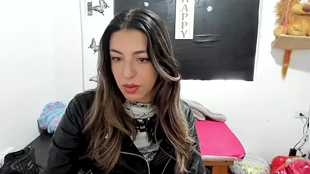 Snapshot of queen-natty chatting on February 3, 2025, 2:24 pm queen-natty online show from February 3, 2025, 2:24 pm