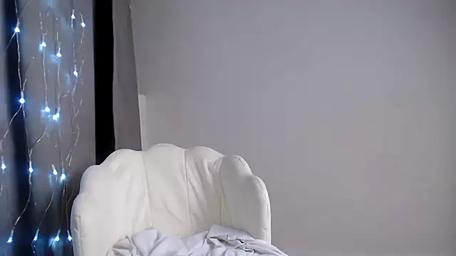 Snapshot of ElliaSquirtGirl chatting on February 19, 2025, 3:16 pm ElliaSquirtGirl online show from February 19, 2025, 3:16 pm