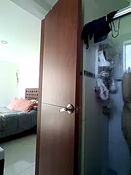 your red rose  online show from December 11, 2024, 1:28 pm