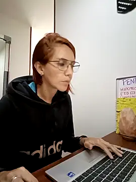 your red rose  online show from February 28, 2025, 4:20 pm