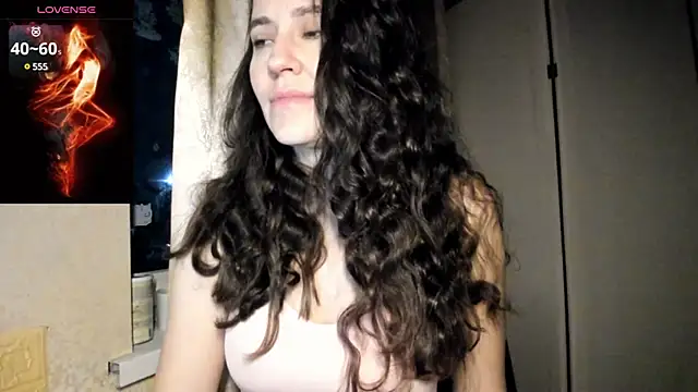 Snapshot of Found_Me chatting on December 6, 2024, 12:23 am Found Me online show from December 6, 2024, 12:23 am